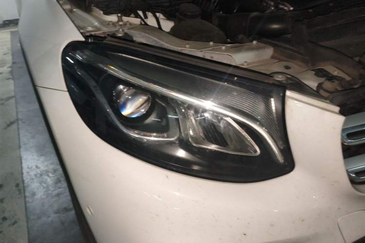 Used Mercedes-Benz GLC 2019 GLC 260 4MATIC Luxury Model Right Front Headlight