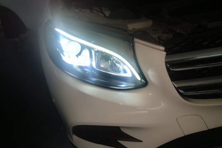 Used Mercedes-Benz GLC 2019 GLC 260 L 4MATIC Luxury Model Right Front Headlight