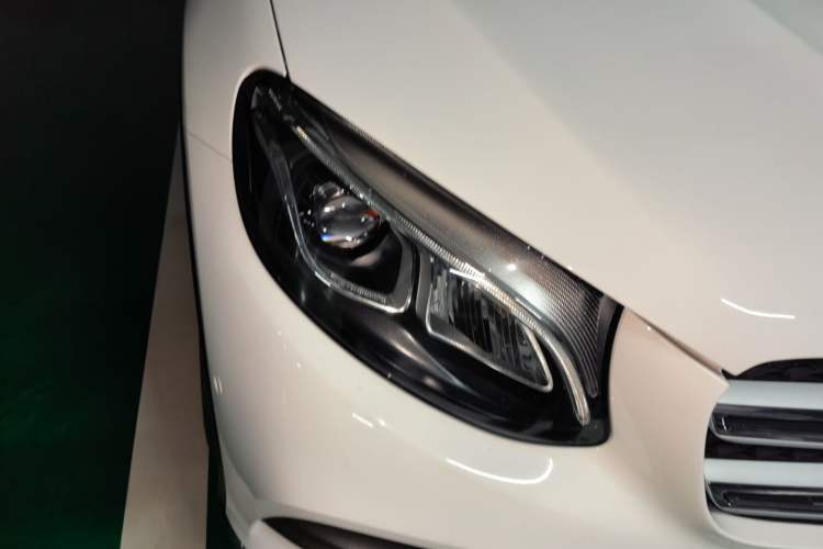 Used Mercedes-Benz GLC 2019 GLC 260 L 4MATIC Dynamic Model Right Front Headlight