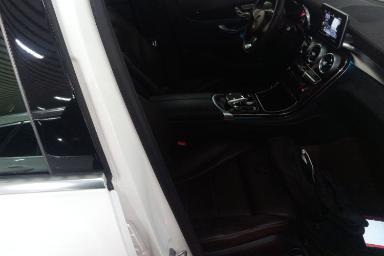 Used Mercedes-Benz GLC 2019 GLC 260 L 4MATIC Luxury Model Right Front Seat
