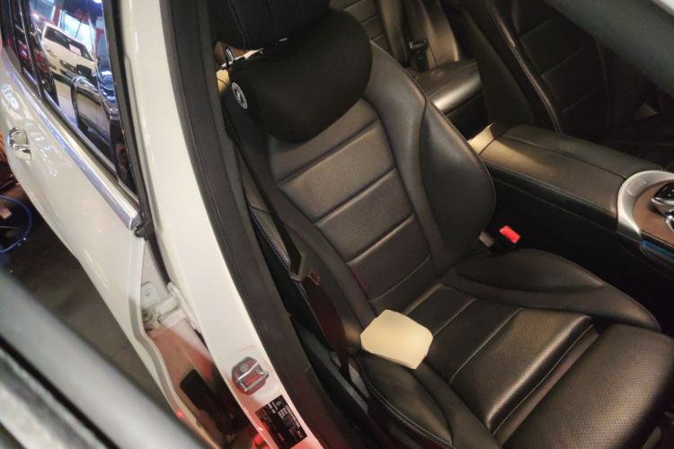 Used Mercedes-Benz GLC 2019 GLC 300 L 4MATIC Dynamic Model Right Front Seat