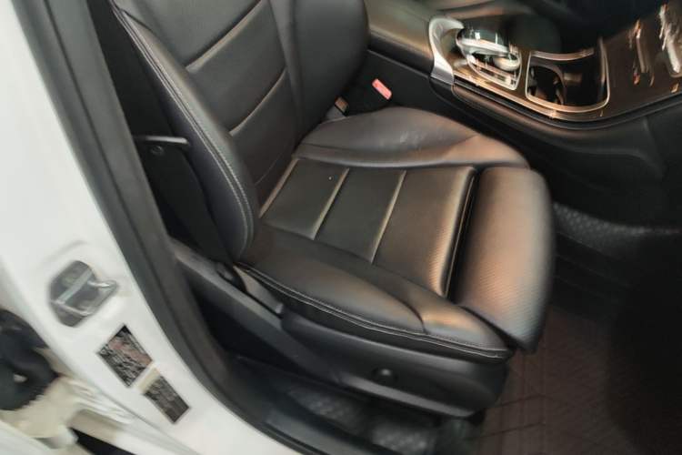 Used Mercedes-Benz GLC 2019 GLC 260 L 4MATIC Dynamic Model Right Front Seat