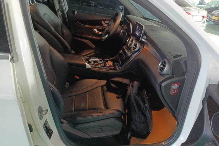 Used Mercedes-Benz GLC 2019 GLC 260 L 4MATIC Dynamic Model Right Front Seat
