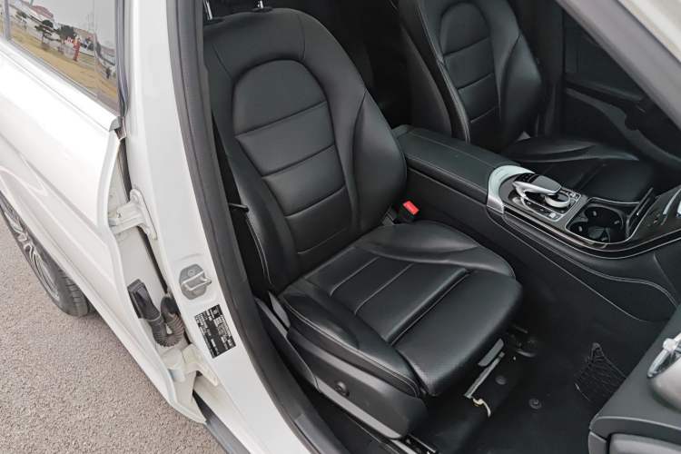 Used Mercedes-Benz GLC 2019 GLC 260 L 4MATIC Dynamic Model Right Front Seat