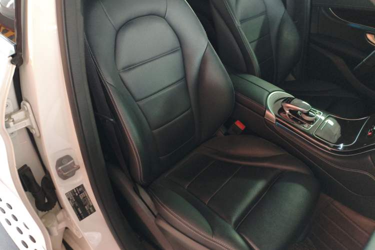 Used Mercedes-Benz GLC 2019 Facelift GLC 260 L 4MATIC Luxury Model Right Front Seat