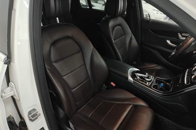 Used Mercedes-Benz GLC 2019 GLC 260 L 4MATIC Dynamic Model Right Front Seat