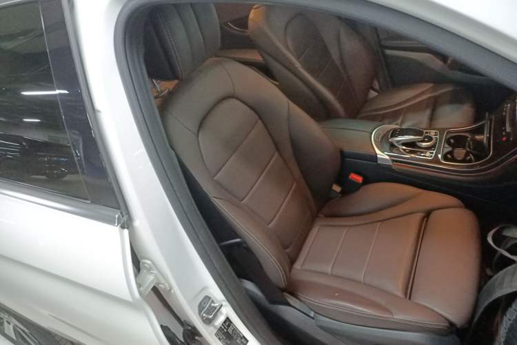 Used Mercedes-Benz GLC 2019 Facelift GLC 260 L 4MATIC Luxury Model Right Front Seat