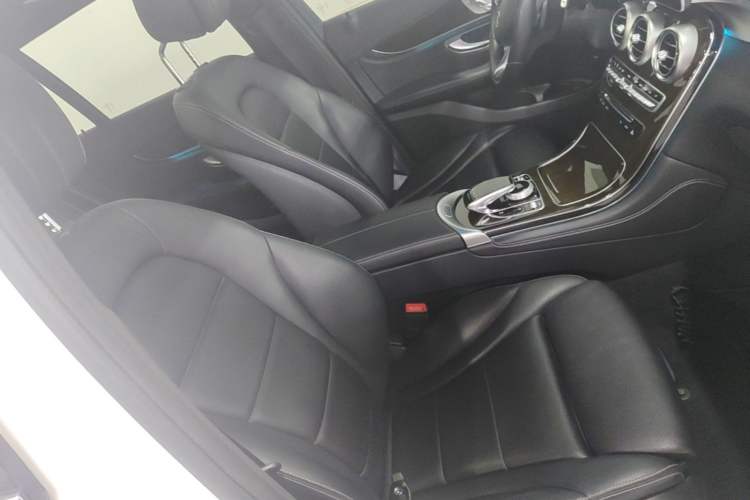 Used Mercedes-Benz GLC 2019 Facelift GLC 260 L 4MATIC Luxury Model Right Front Seat