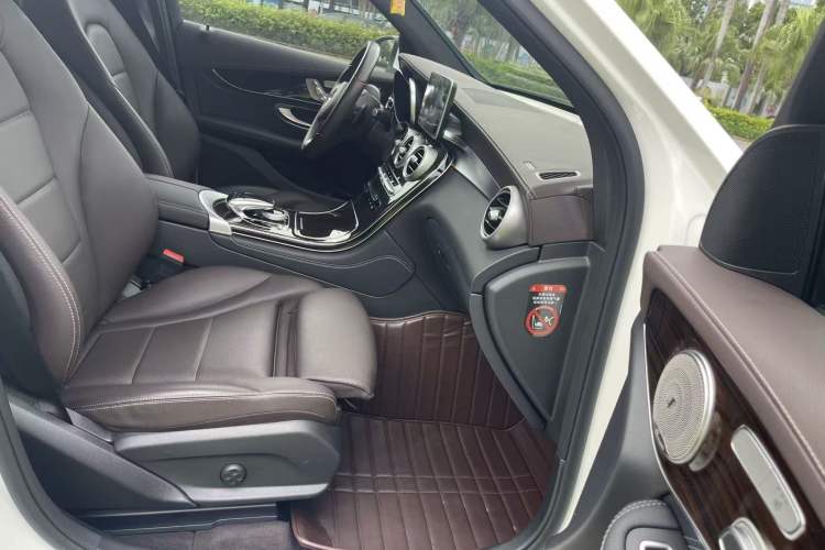 Used Mercedes-Benz GLC 2019 Facelift GLC 260 L 4MATIC Luxury Model Right Front Seat