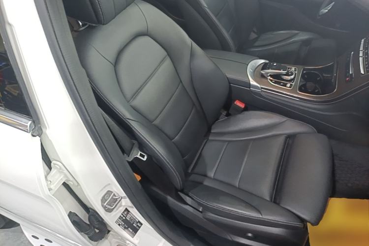 Used Mercedes-Benz GLC 2019 Refreshed GLC 300 L 4MATIC Dynamic Edition Right Front Seat
