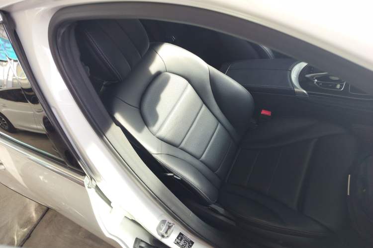 Used Mercedes-Benz GLC 2019 GLC 260 L 4MATIC Luxury Model Right Front Seat
