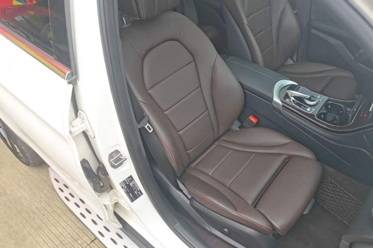 Used Mercedes-Benz GLC 2019 Facelift GLC 260 L 4MATIC Luxury Model Right Front Seat
