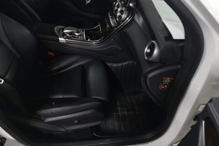 Used Mercedes-Benz GLC 2019 GLC 260 L 4MATIC Dynamic Model Right Front Seat