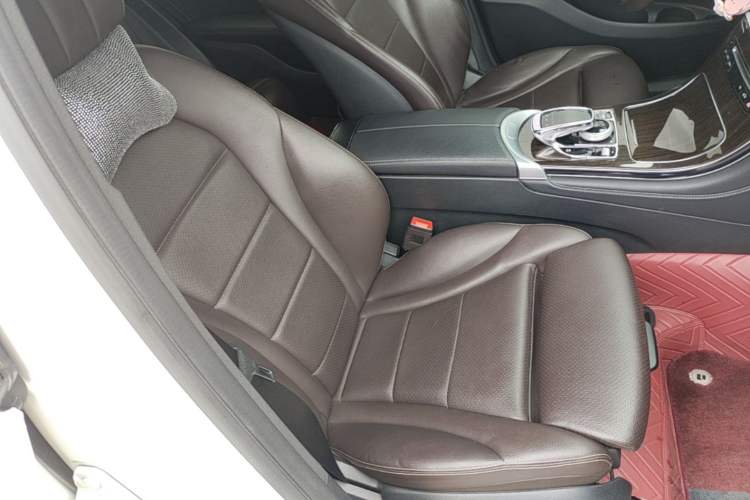 Used Mercedes-Benz GLC 2019 Facelift GLC 260 L 4MATIC Luxury Model Right Front Seat