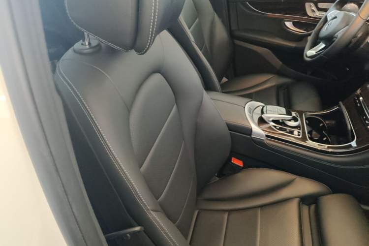Used Mercedes-Benz GLC 2019 Facelift GLC 260 L 4MATIC Luxury Model Right Front Seat