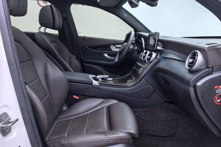 Used Mercedes-Benz GLC 2019 Facelift GLC 260 L 4MATIC Luxury Model Right Front Seat