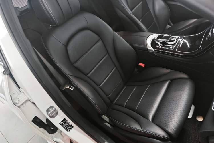 Used Mercedes-Benz GLC 2019 GLC 260 4MATIC Luxury Model Right Front Seat