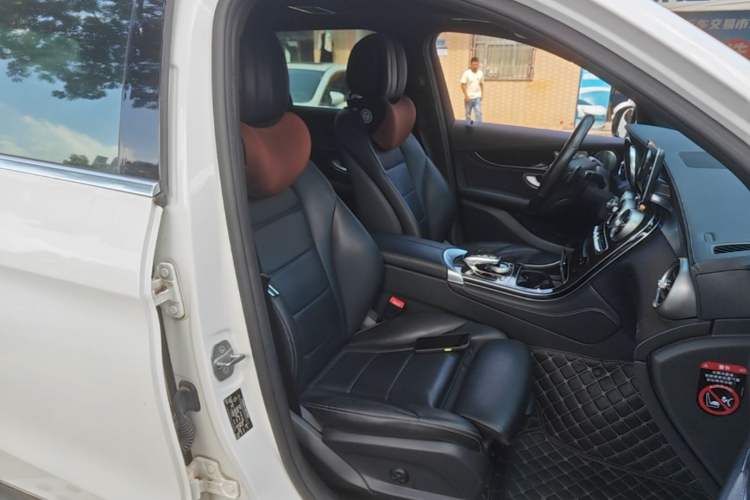 Used Mercedes-Benz GLC 2019 GLC 260 L 4MATIC Dynamic Model Right Front Seat
