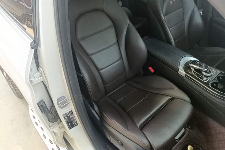 Used Mercedes-Benz GLC 2019 Facelift GLC 260 L 4MATIC Luxury Model Right Front Seat