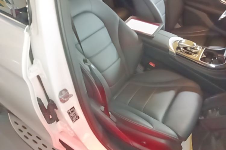 Used Mercedes-Benz GLC 2019 GLC 260 4MATIC Luxury Model Right Front Seat