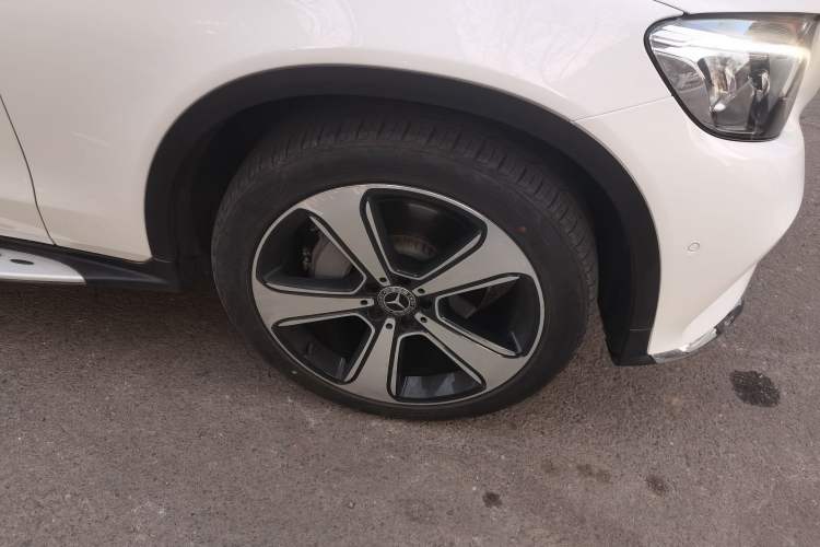Used Mercedes-Benz GLC 2019 GLC 300 L 4MATIC Dynamic Model Right Front Wheel Hub