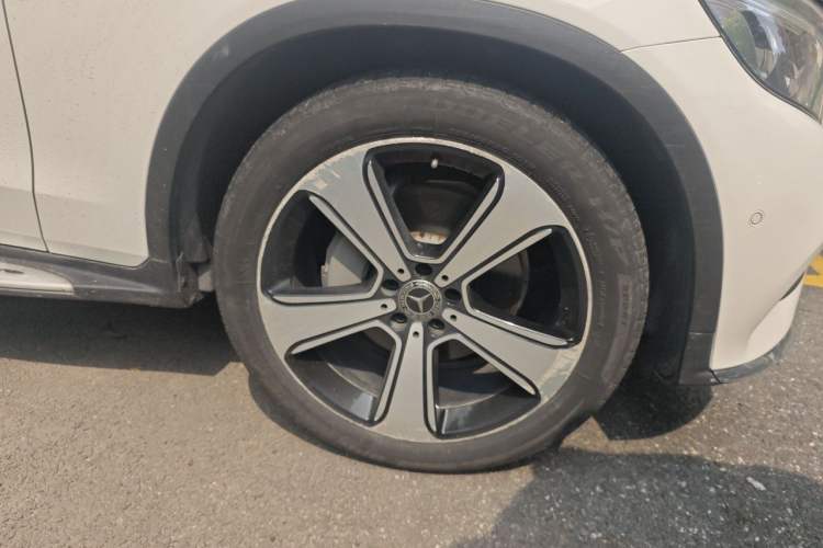 Used Mercedes-Benz GLC 2019 GLC 300 L 4MATIC Dynamic Model Right Front Wheel Hub