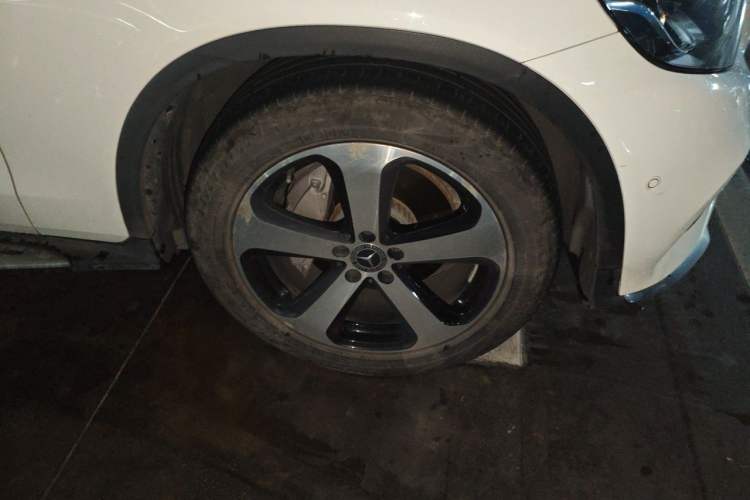 Used Mercedes-Benz GLC 2019 Facelift GLC 260 L 4MATIC Luxury Model Right Front Wheel Hub