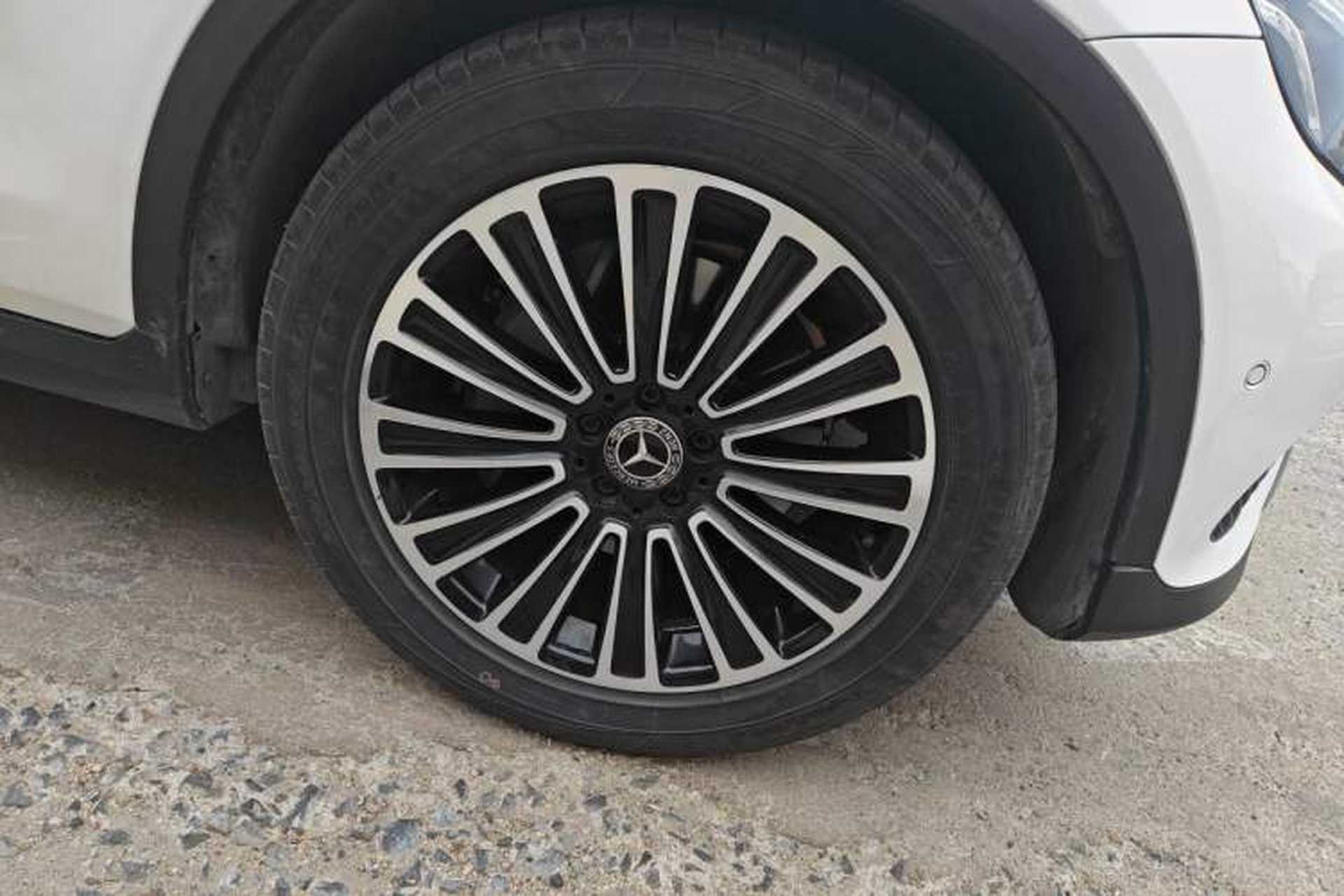Used Mercedes-Benz GLC 2019 GLC 200 L 4MATIC Right Front Wheel Hub