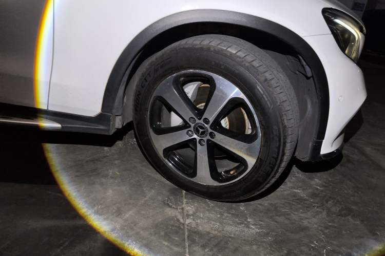 Used Mercedes-Benz GLC 2019 Facelift GLC 260 L 4MATIC Luxury Model Right Front Wheel Hub