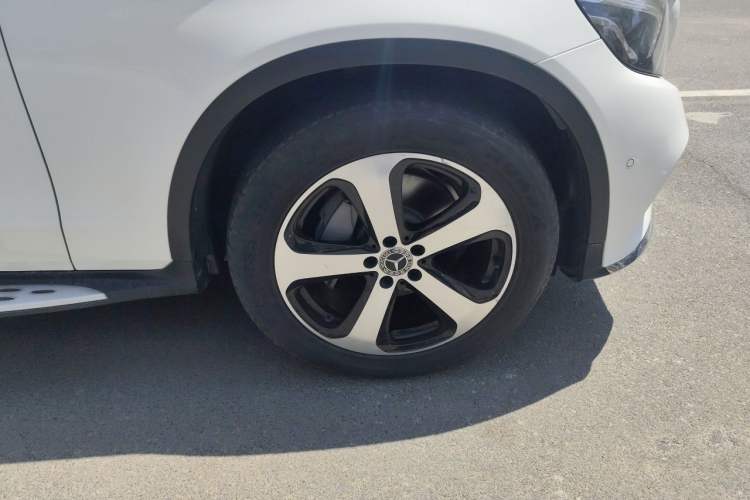 Used Mercedes-Benz GLC 2019 GLC 260 L 4MATIC Luxury Model Right Front Wheel Hub