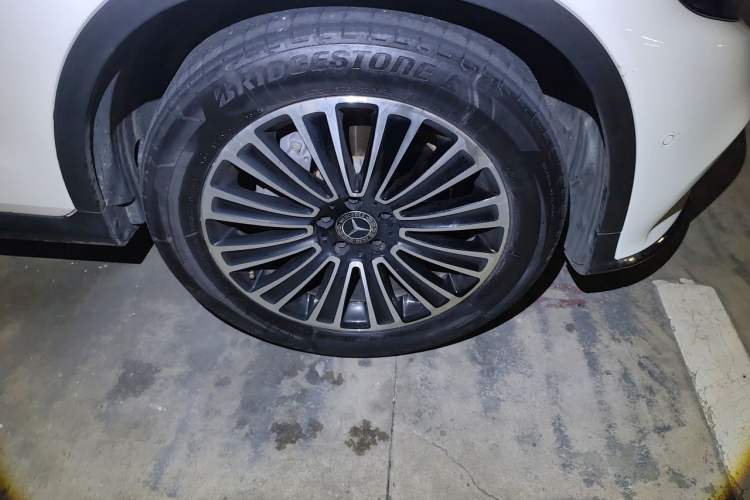 Used Mercedes-Benz GLC 2019 GLC 260 4MATIC Dynamic Edition Right Front Wheel Hub