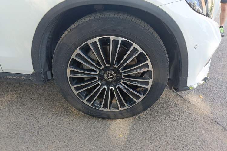 Used Mercedes-Benz GLC 2019 GLC 260 L 4MATIC Dynamic Model Right Front Wheel Hub