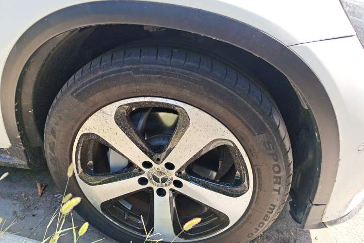 Used Mercedes-Benz GLC 2019 GLC 260 L 4MATIC Luxury Model Right Front Wheel Hub