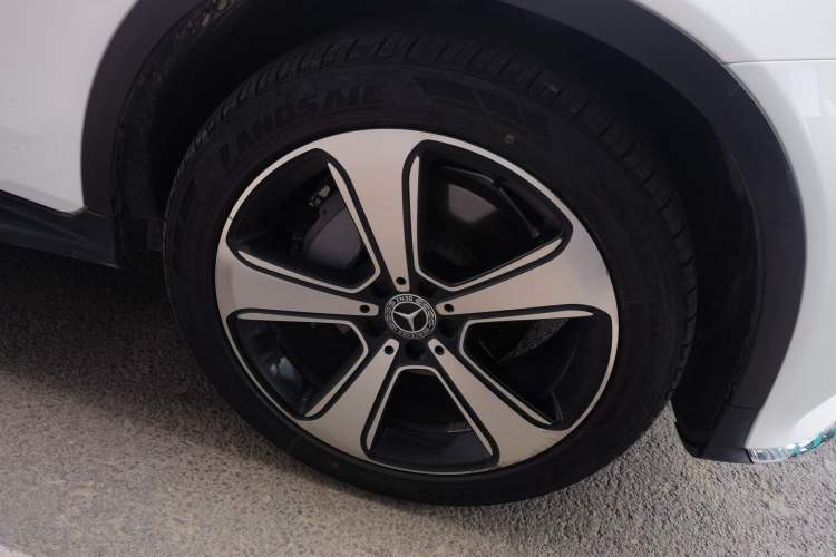 Used Mercedes-Benz GLC 2019 GLC 300 L 4MATIC Dynamic Model Right Front Wheel Hub