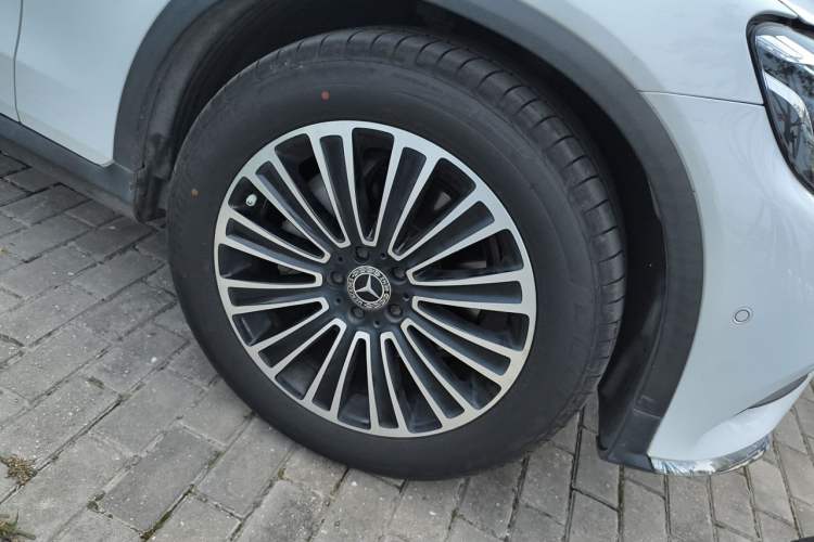 Used Mercedes-Benz GLC 2019 GLC 260 4MATIC Dynamic Edition Right Front Wheel Hub