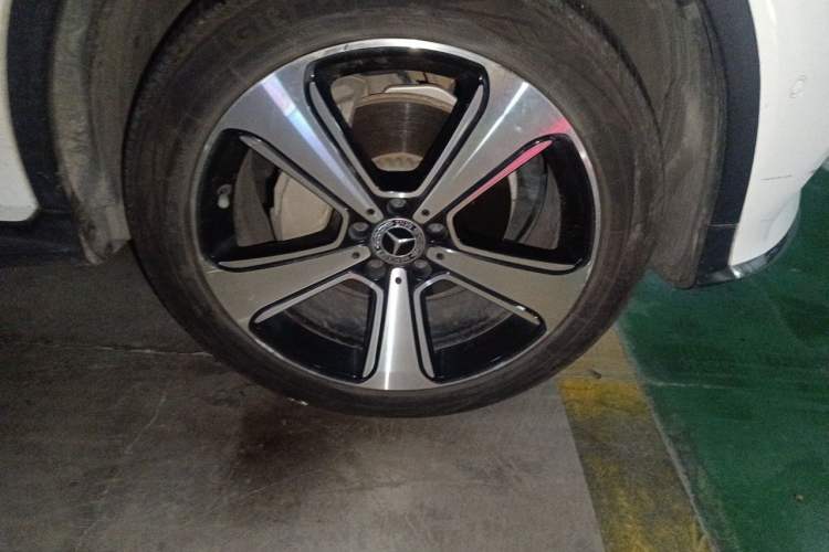 Used Mercedes-Benz GLC 2019 GLC 300 L 4MATIC Luxury Model Right Front Wheel Hub