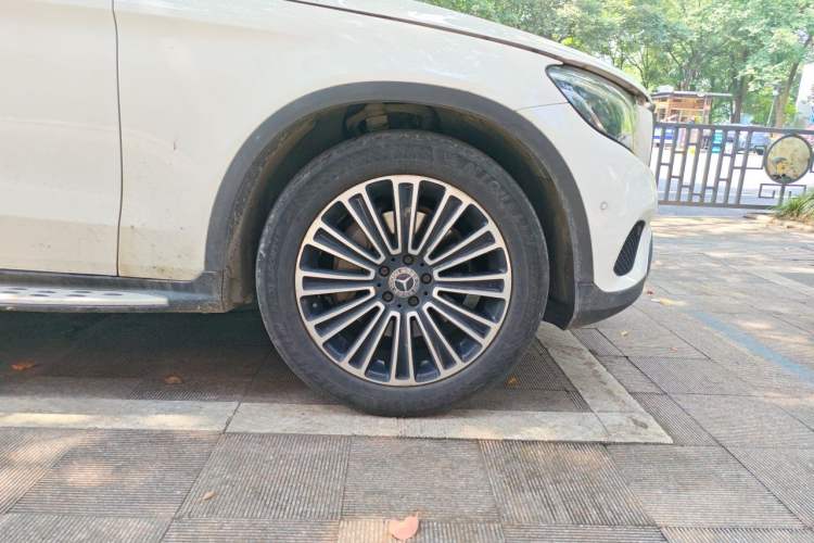 Used Mercedes-Benz GLC 2019 GLC 200 4MATIC Right Front Wheel Hub