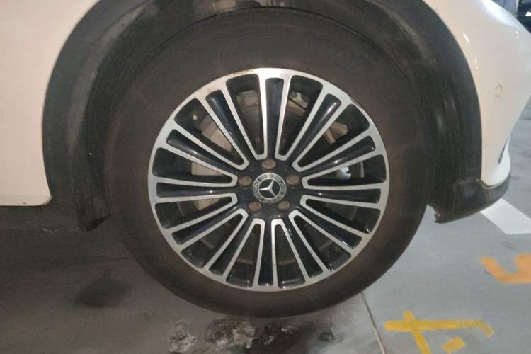 Used Mercedes-Benz GLC 2019 GLC 200 L 4MATIC Right Front Wheel Hub