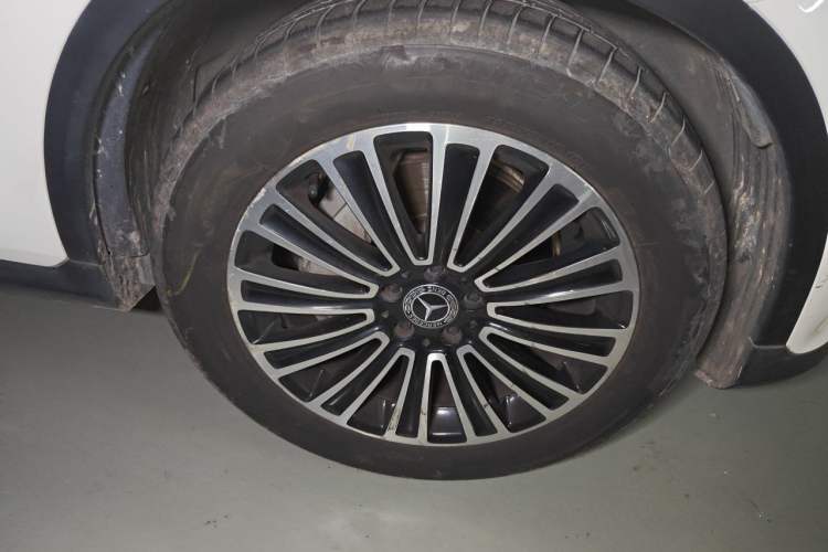 Used Mercedes-Benz GLC 2019 GLC 200 L 4MATIC Right Front Wheel Hub