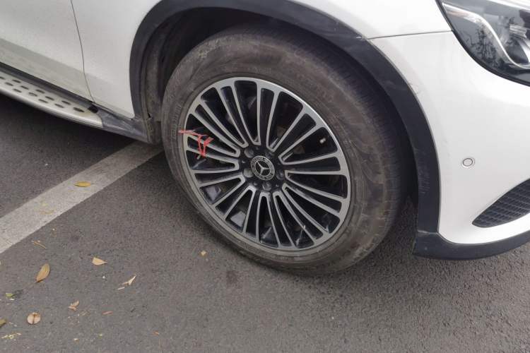 Used Mercedes-Benz GLC 2019 GLC 200 L 4MATIC Right Front Wheel Hub