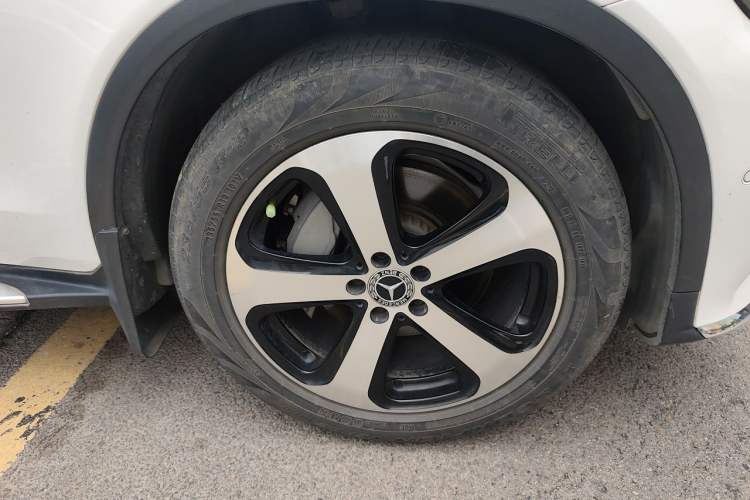 Used Mercedes-Benz GLC 2019 Facelift GLC 260 L 4MATIC Luxury Model Right Front Wheel Hub