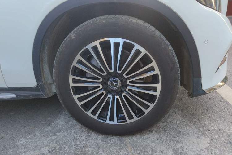 Used Mercedes-Benz GLC 2019 GLC 260 4MATIC Dynamic Edition Right Front Wheel Hub