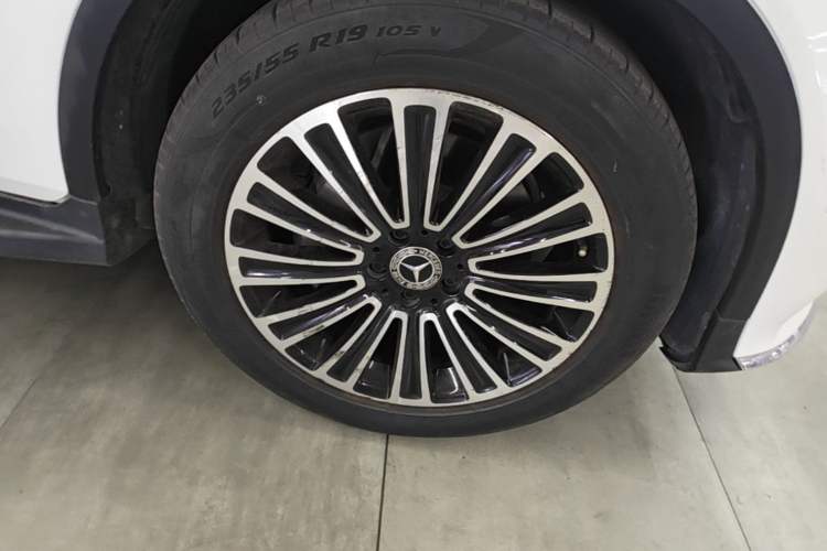 Used Mercedes-Benz GLC 2019 GLC 260 L 4MATIC Dynamic Model Right Front Wheel Hub