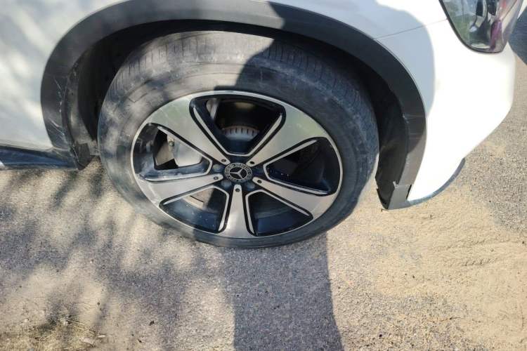 Used Mercedes-Benz GLC 2019 GLC 300 L 4MATIC Dynamic Model Right Front Wheel Hub