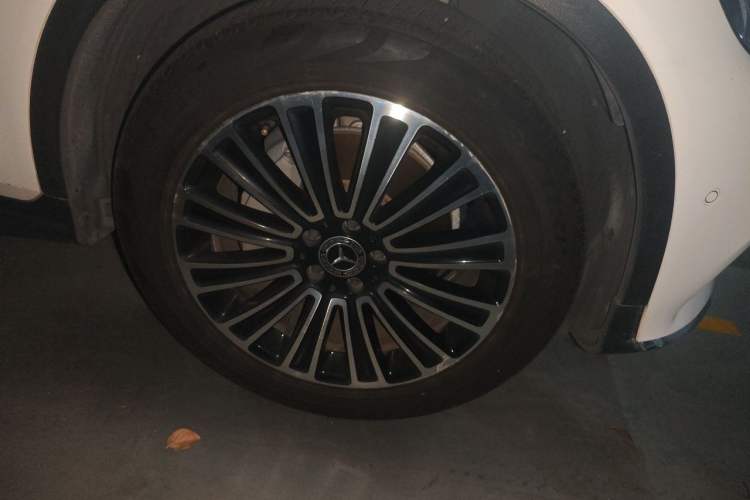 Used Mercedes-Benz GLC 2019 GLC 260 L 4MATIC Dynamic Model Right Front Wheel Hub