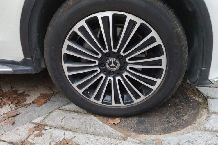 Used Mercedes-Benz GLC 2019 GLC 260 4MATIC Dynamic Edition Right Front Wheel Hub