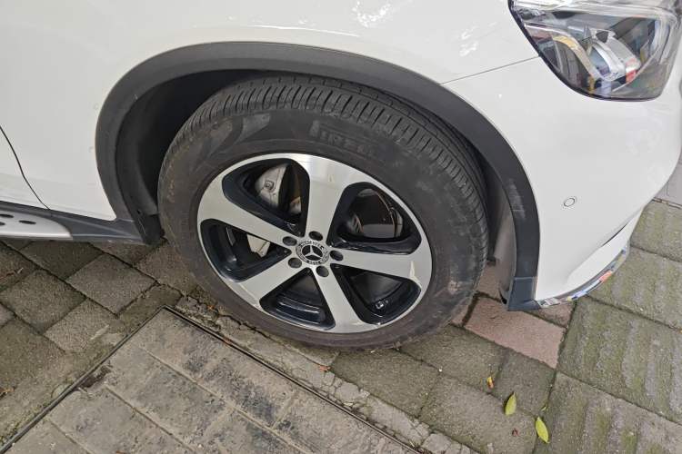 Used Mercedes-Benz GLC 2019 Facelift GLC 260 L 4MATIC Luxury Model Right Front Wheel Hub