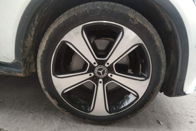 Used Mercedes-Benz GLC 2019 GLC 300 L 4MATIC Dynamic Model Right Front Wheel Hub