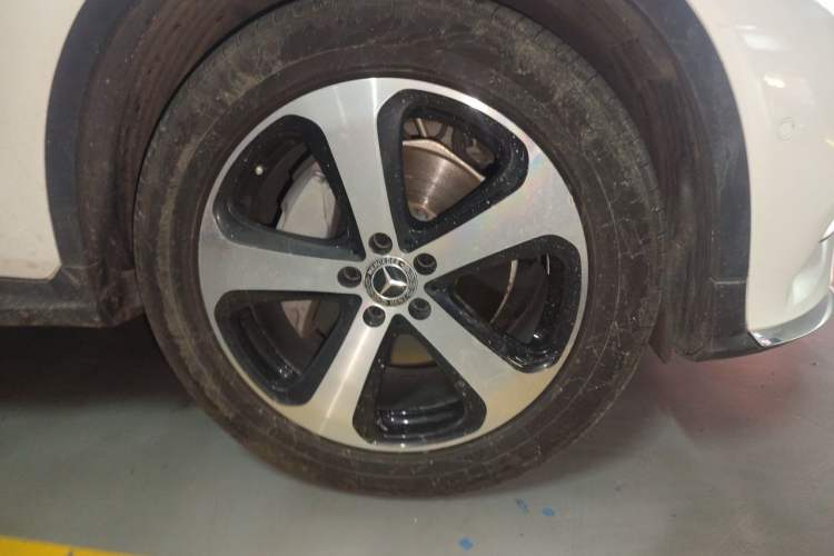 Used Mercedes-Benz GLC 2019 GLC 260 L 4MATIC Luxury Model Right Front Wheel Hub