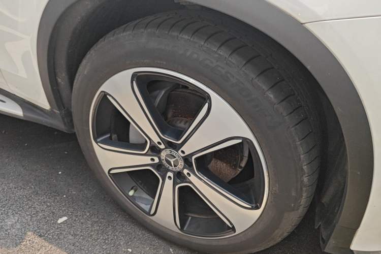 Used Mercedes-Benz GLC 2019 GLC 300 L 4MATIC Dynamic Model Right Front Wheel Hub